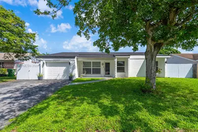8531 NW 8th St, Pembroke Pines, FL 33024 - Photo 1
