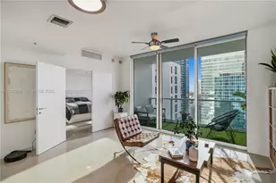 300 S Biscayne Blvd, Miami, FL 33131 - Photo 6