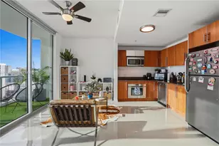 300 S Biscayne Blvd, Miami, FL 33131 - Photo 2