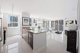 1155 Brickell Bay Dr, Miami, FL 33131 - Photo 4