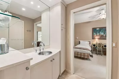 610 Valencia Ave #502, Coral Gables, FL 33134 - Photo 22
