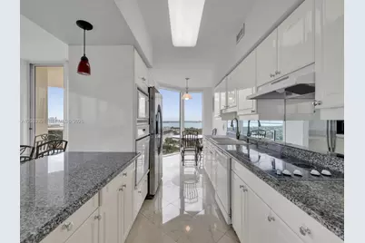 4779 Collins Ave #2805, Miami Beach, FL 33140 - Photo 4