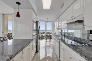 4779 Collins Ave, Miami Beach, FL 33140 - Photo 4
