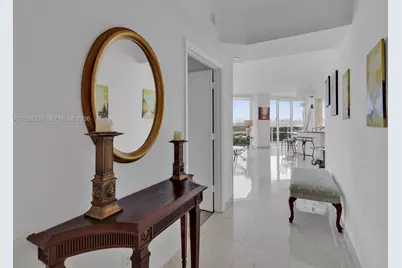 4779 Collins Ave #2805, Miami Beach, FL 33140 - Photo 2