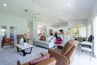 20430 SW 53rd Pl, Pembroke Pines, FL 33332 - Photo 12