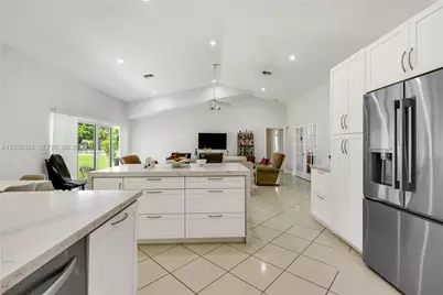 20430 SW 53rd Pl, Pembroke Pines, FL 33332 - Photo 16