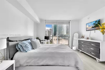 500 Brickell Ave #1605, Miami, FL 33131 - Photo 20
