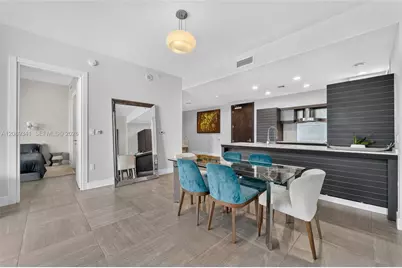 200 Biscayne Boulevard Way #4711, Miami, FL 33131 - Photo 4