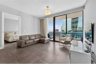 200 Biscayne Boulevard Way #4711, Miami, FL 33131 - Photo 2