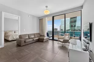 200 Biscayne Blvd Way, Miami, FL 33131 - Photo 2