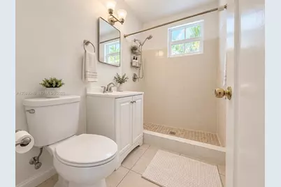1526 NE 135th St, North Miami, FL 33161 - Photo 12