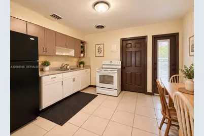 1526 NE 135th St, North Miami, FL 33161 - Photo 18