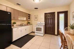1526 NE 135th St, North Miami, FL 33161 - Photo 18