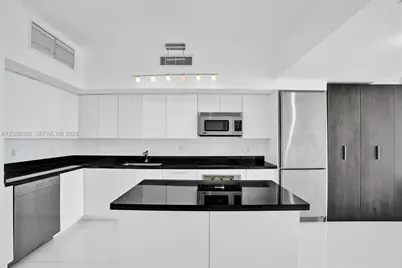 92 SW 3rd St #4109, Miami, FL 33130 - Photo 4