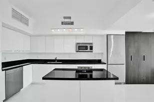 92 SW 3rd St, Miami, FL 33130 - Photo 4
