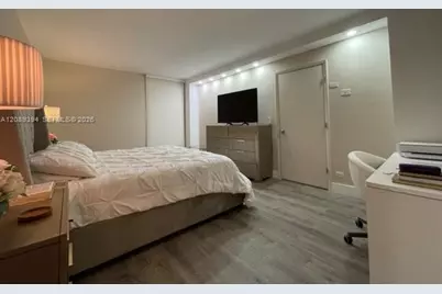 3625 N Country Club Dr #704, Aventura, FL 33180 - Photo 14