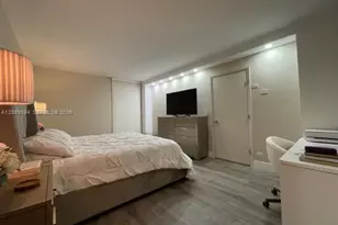 3625 N Country Club Dr, Aventura, FL 33180 - Photo 14