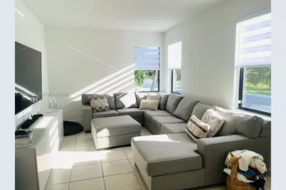 560 NE 206th Ln, Miami, FL 33179 - Photo 1