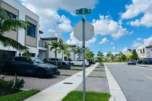 560 NE 206th Ln, Miami, FL 33179 - Photo 20