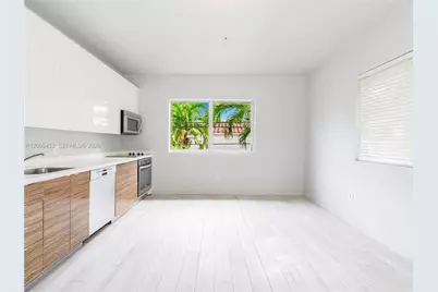 820 15th St #205, Miami Beach, FL 33139 - Photo 2