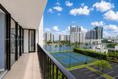 1000 Parkview Dr #614, Hallandale Beach, FL 33009 - Photo 12