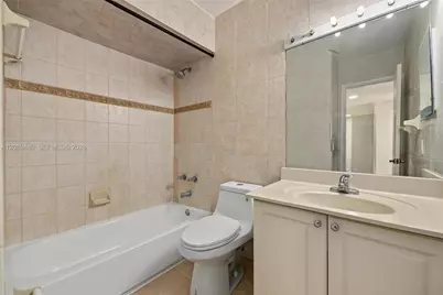 7205 W 3rd Ave, Hialeah, FL 33014 - Photo 18