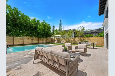 510 W 30th St, Miami Beach, FL 33140 - Photo 30