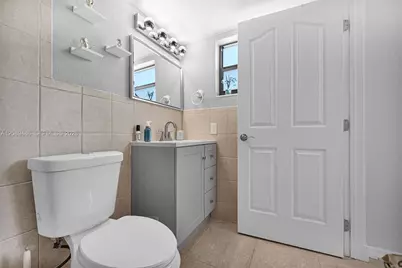 1334 Collins Ave #403, Miami Beach, FL 33139 - Photo 22