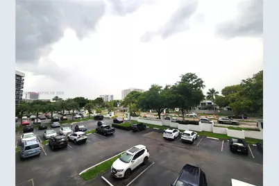 800 Parkview Dr #309, Hallandale Beach, FL 33009 - Photo 16