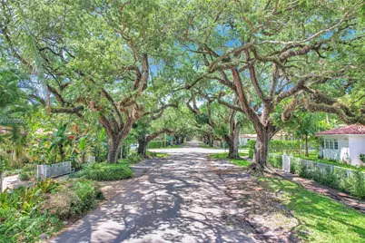 9325 NE 5th Ave, Miami Shores, FL 33138 - Photo 46
