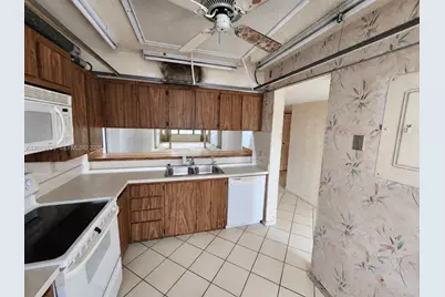 1717 Whitehall Dr #304, Davie, FL 33324 - Photo 6