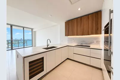 1400 Biscayne Blvd #2704, Miami, FL 33132 - Photo 2