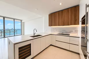 1400 Biscayne Blvd, Miami, FL 33132 - Photo 2