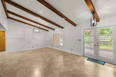 7700 NW 11th Pl, Plantation, FL 33322 - Photo 6