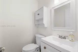 7700 NW 11th Pl, Plantation, FL 33322 - Photo 16