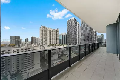 1000 Brickell Plaza #TH1812, Miami, FL 33131 - Photo 22