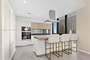 1000 Brickell Plaza, Miami, FL 33131 - Photo 8