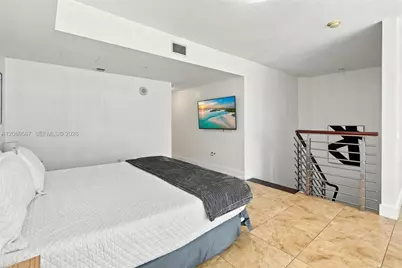 41 SE 5th St #710, Miami, FL 33131 - Photo 18