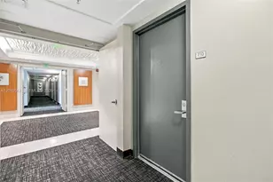 41 SE 5th St, Miami, FL 33131 - Photo 4
