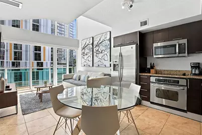 41 SE 5th St #710, Miami, FL 33131 - Photo 8