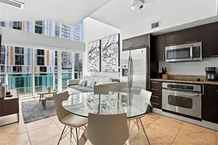41 SE 5th St, Miami, FL 33131 - Photo 8