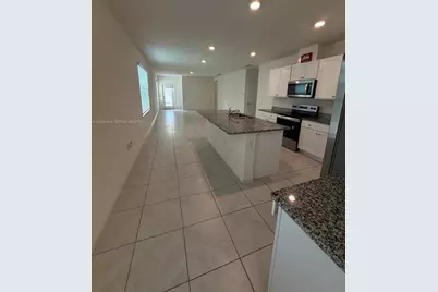 691 Park Place Blvd, Davenport, FL 33837 - Photo 4