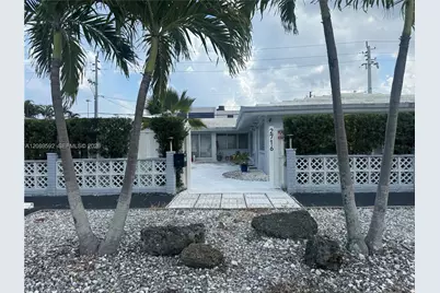 2716 NE 32nd St #5, Fort Lauderdale, FL 33306 - Photo 2