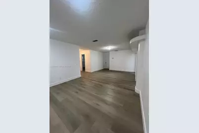 1400 W 39th Pl #1400, Hialeah, FL 33012 - Photo 6