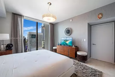 88 SW 7th St #1812, Miami, FL 33130 - Photo 10