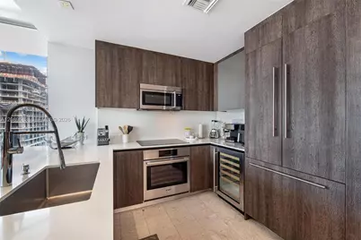 88 SW 7th St #1812, Miami, FL 33130 - Photo 4