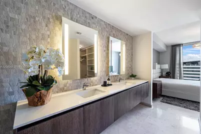 88 SW 7th St #1812, Miami, FL 33130 - Photo 12