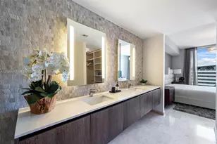 88 SW 7th St, Miami, FL 33130 - Photo 12