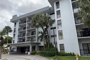 650 NE 149th St, Miami, FL 33161 - Photo 2