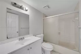 650 NE 149th St, Miami, FL 33161 - Photo 10